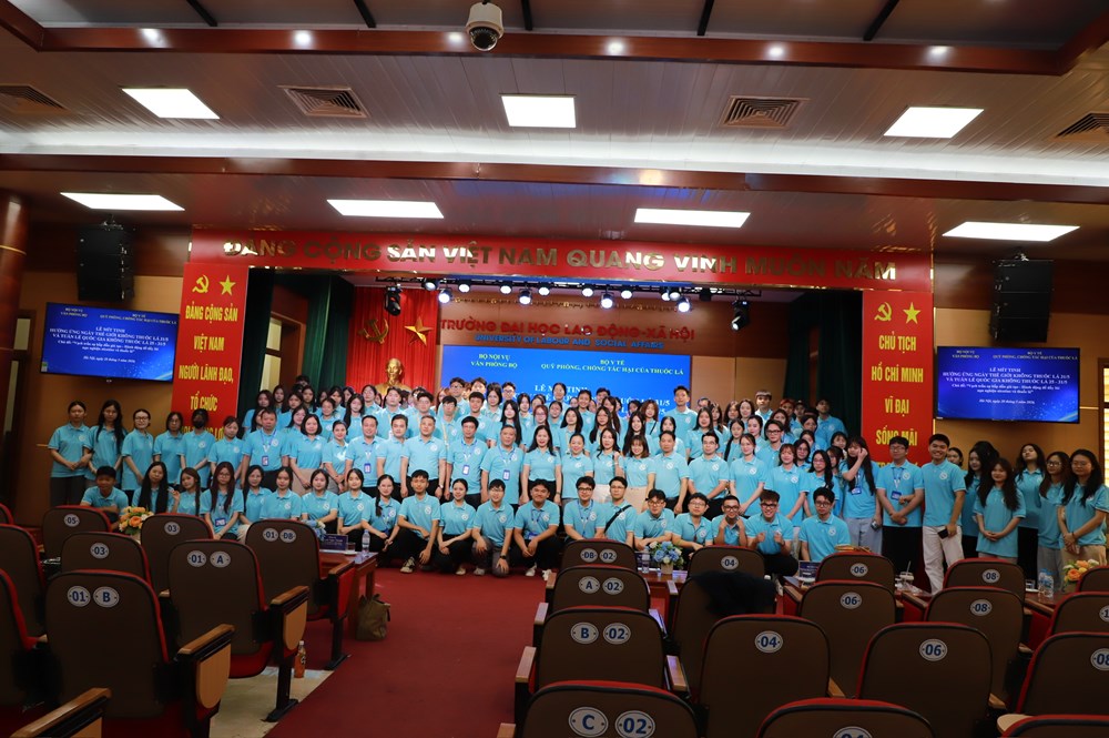 Bộ Nội vụ đề nghị cán bộ, công chức, người lao động xây dựng môi trường làm việc không thuốc lá - ảnh 2