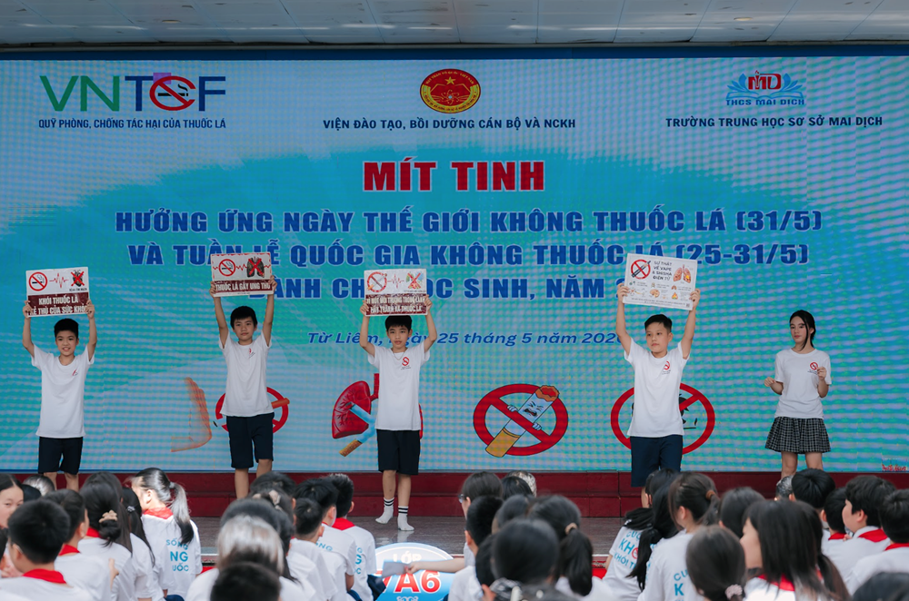 Trẻ em là đối tượng chịu tổn thương lớn nhất bởi tác hại của thuốc lá - ảnh 2