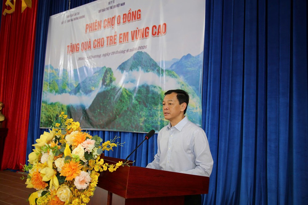 “Phiên chợ 0 đồng” hỗ trợ trẻ em có hoàn cảnh khó khăn xã Mường Khương - ảnh 1
