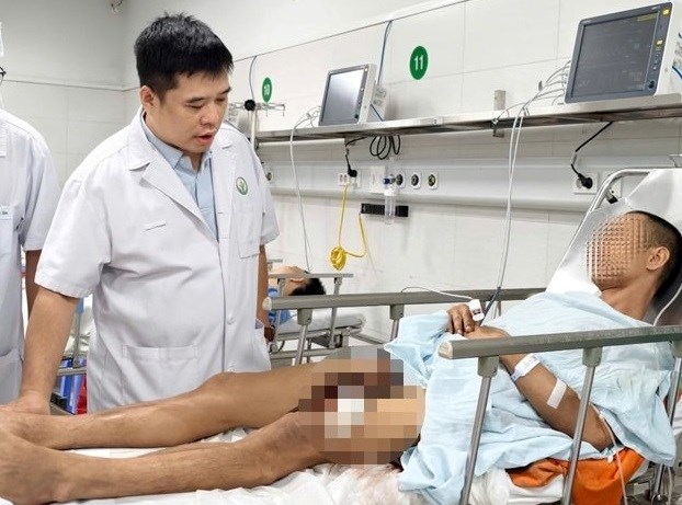 Cần làm gì khi bị vật sắc nhọn đâm xuyên cơ thể? - ảnh 1