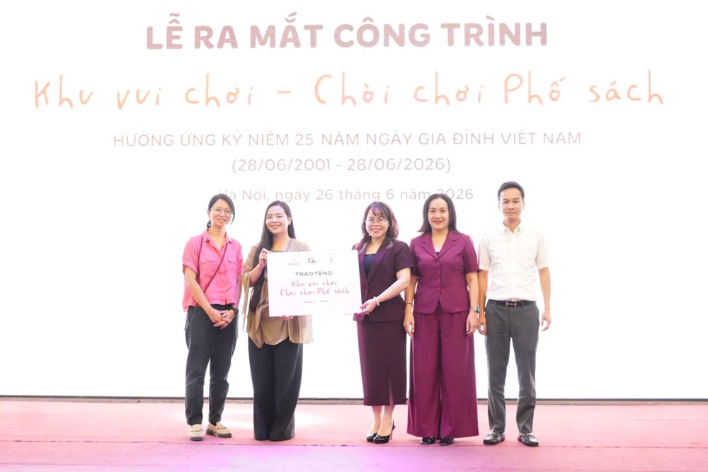 Phố Sách có công trình vui chơi công cộng miễn phí cho trẻ em - ảnh 1