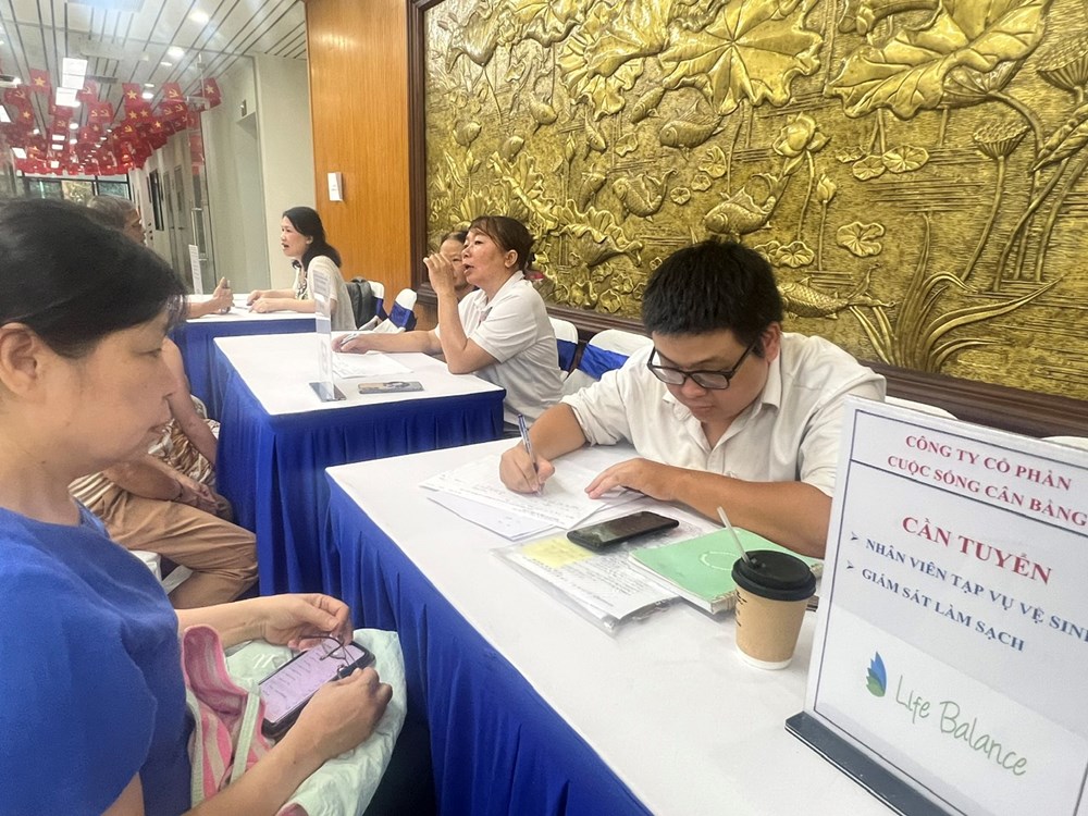 Lần đầu tiên Hà Nội tổ chức phiên giao dịch việc làm cho người cao tuổi - ảnh 4