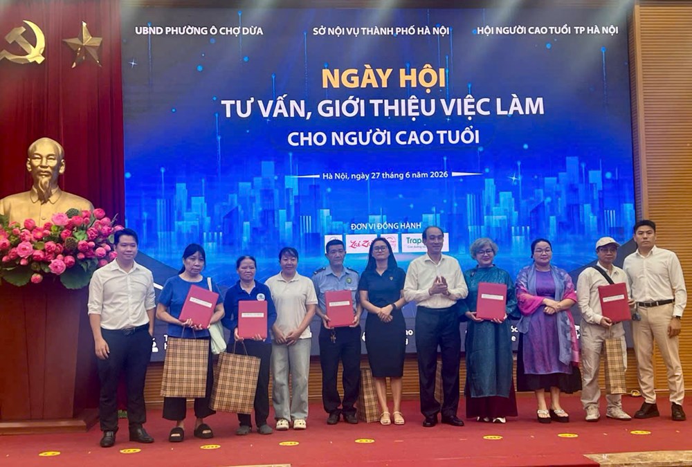 Lần đầu tiên Hà Nội tổ chức phiên giao dịch việc làm cho người cao tuổi - ảnh 3