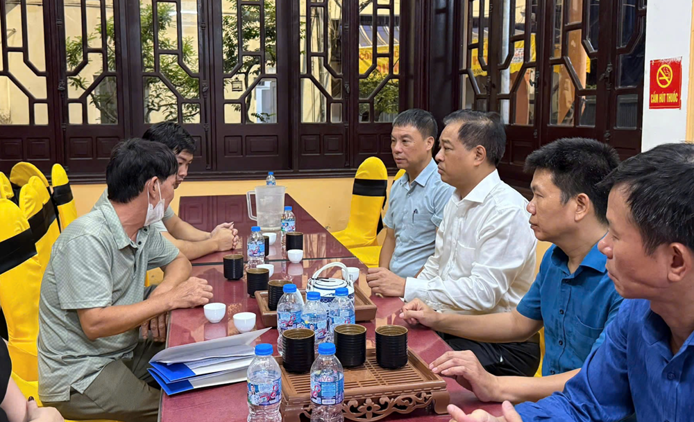 Trao hỗ trợ gia đình nạn nhân trong vụ cháy tại phường Kiến Hưng - ảnh 2