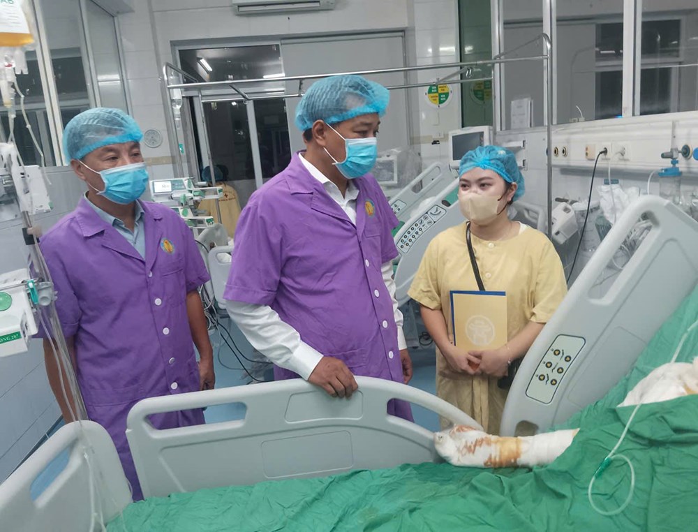 Trao hỗ trợ gia đình nạn nhân trong vụ cháy tại phường Kiến Hưng - ảnh 1