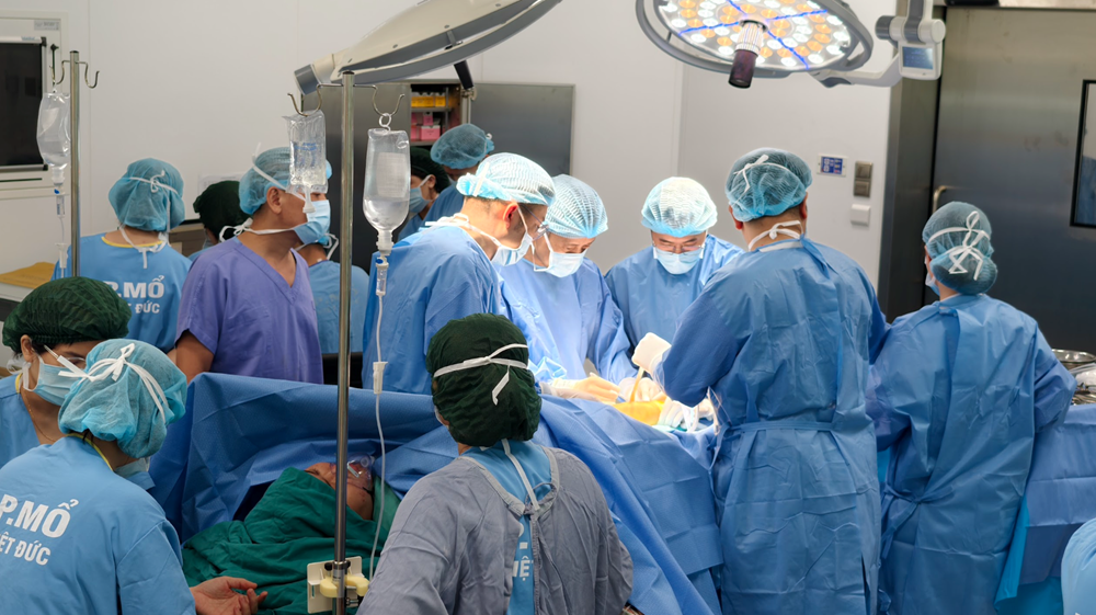 Tiếp nhận ca cấp cứu và thực hiện phẫu thuật đầu tiên tại Bệnh viện Hữu nghị Việt Đức cơ sở Ninh Bình - ảnh 3