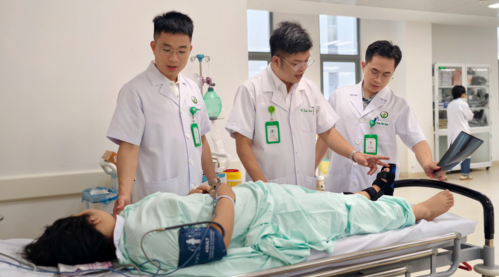 Tiếp nhận ca cấp cứu và thực hiện phẫu thuật đầu tiên tại Bệnh viện Hữu nghị Việt Đức cơ sở Ninh Bình - ảnh 2