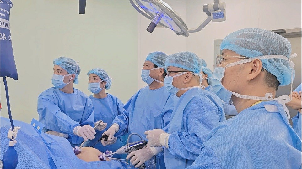 Đưa kỹ thuật phẫu thuật điều trị béo phì về Bệnh viện Hữu nghị Việt Đức cơ sở Ninh Bình - ảnh 2