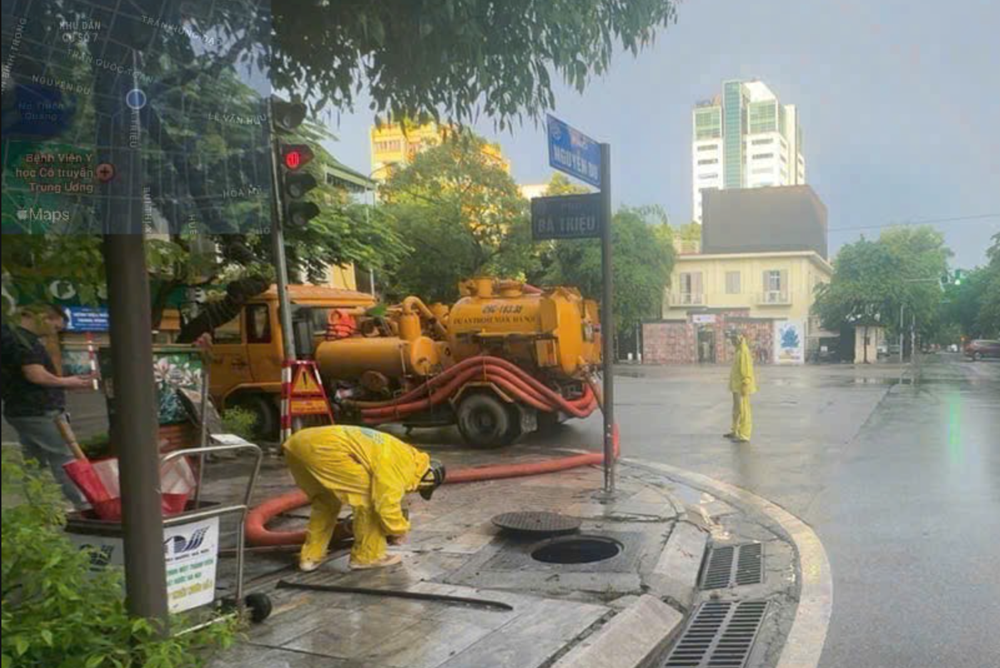 Hà Nội huy động loạt trạm bơm, nhanh chóng xử lý các điểm ngập sau mưa - ảnh 1