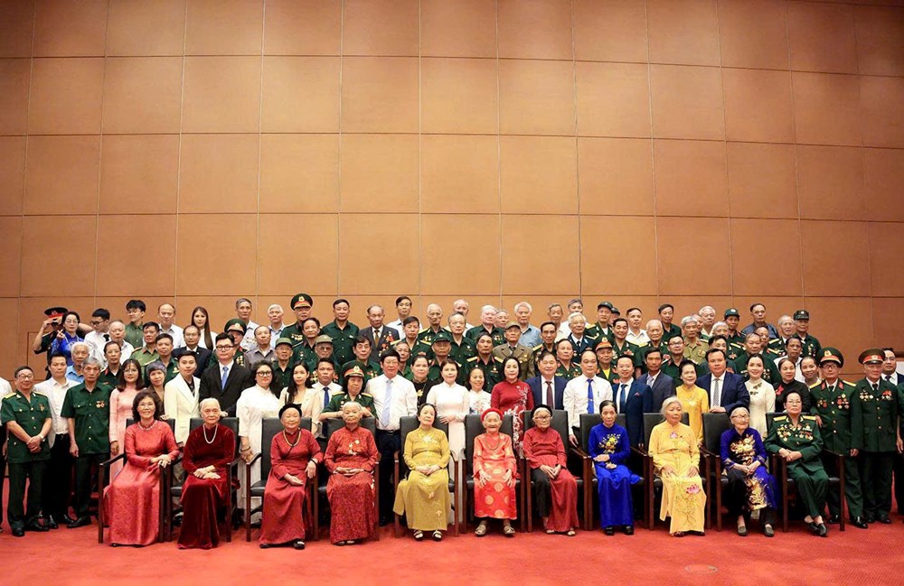 Phó Chủ tịch Quốc hội Nguyễn Thị Thanh gặp mặt Mẹ Việt Nam Anh hùng, người có công tiêu biểu - ảnh 6