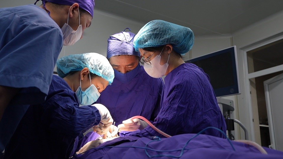 Sau hóc xương cá cần làm gì để không phải phẫu thuật? - ảnh 1