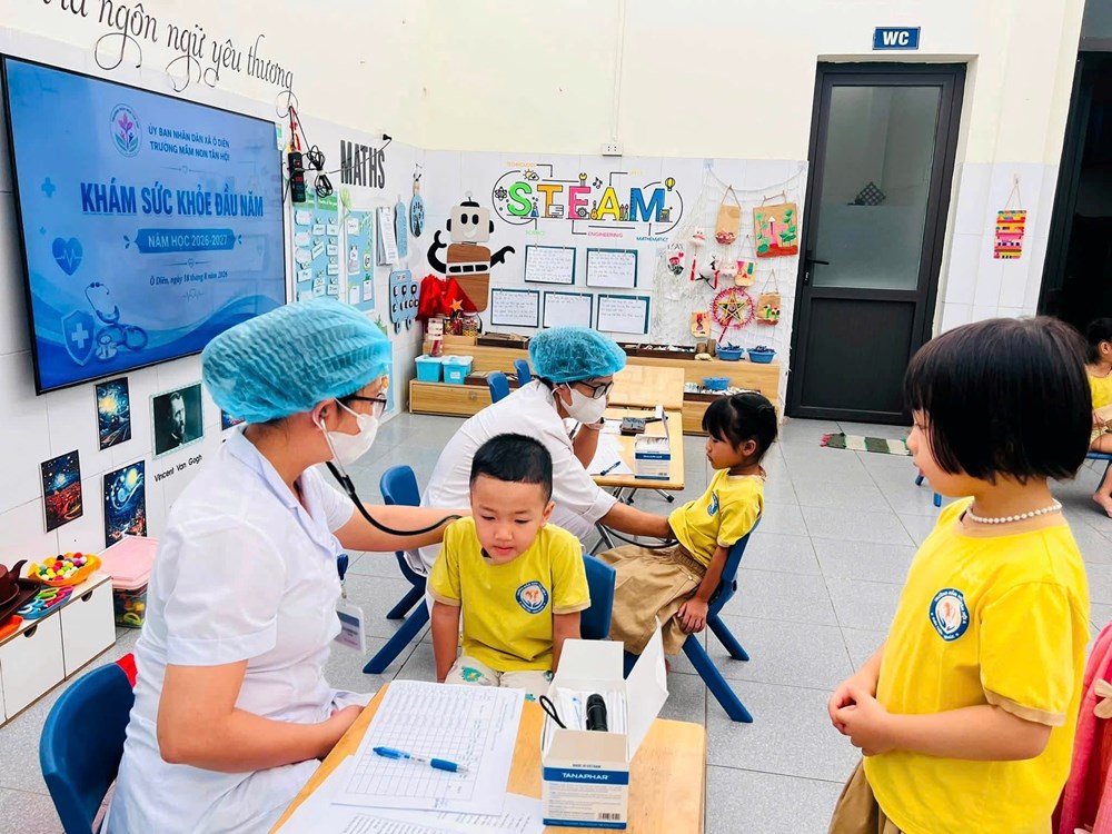 Hà Nội khám sức khỏe miễn phí cho trẻ em mầm non và học sinh phổ thông - ảnh 1