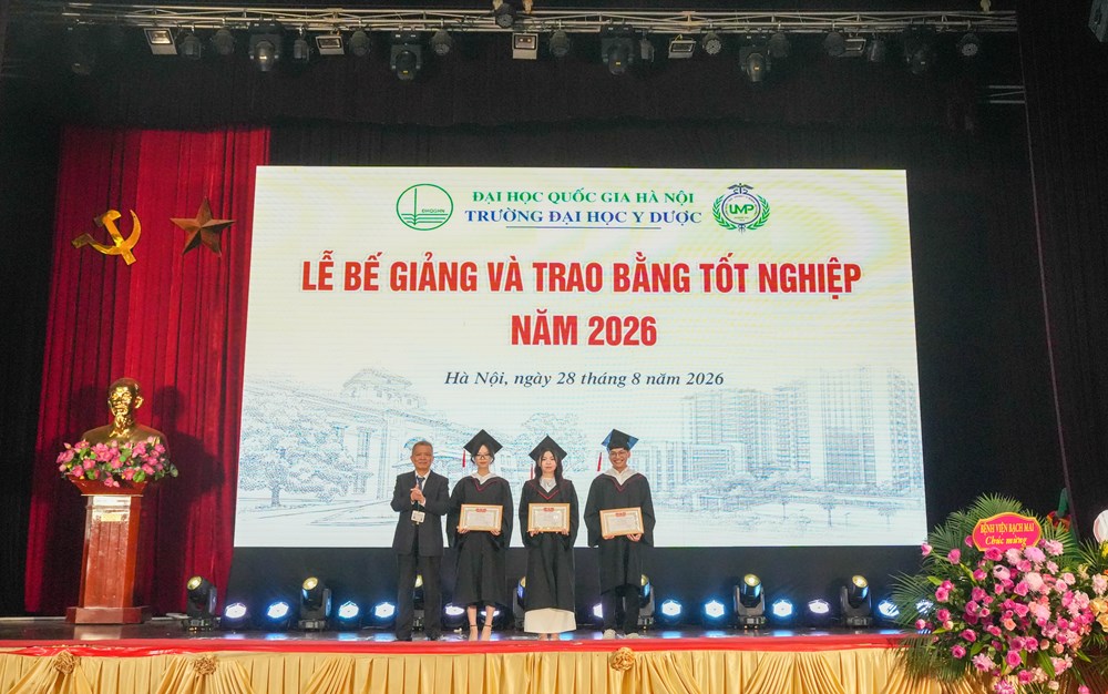 Lời nhắn nhủ của Hiệu trưởng Trường ĐH Y Dược tới hơn 400 tân bác sĩ, dược sĩ - ảnh 3