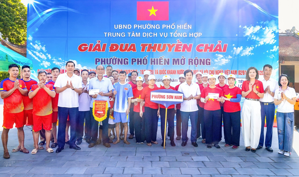Mừng Quốc khánh bằng những đường đua thuyền chải trên Hồ Bán Nguyệt - ảnh 3
