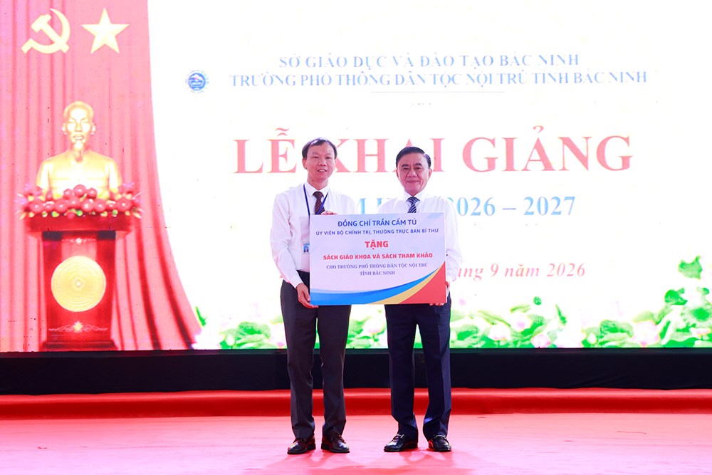 Thường trực Ban Bí thư Trần Cẩm Tú dự Lễ khai giảng tại Bắc Ninh - ảnh 3