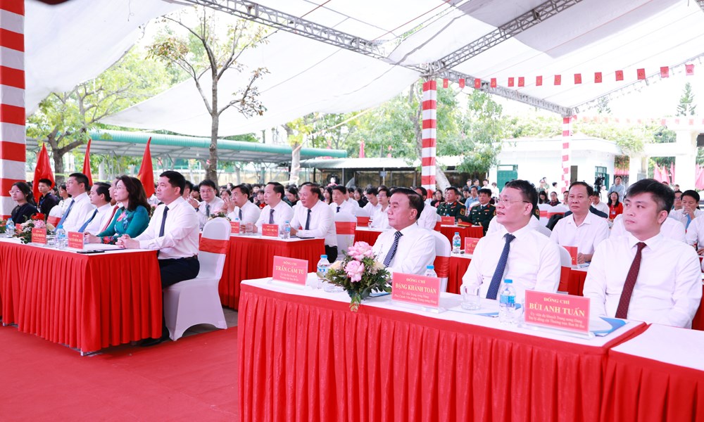 Thường trực Ban Bí thư Trần Cẩm Tú dự Lễ khai giảng tại Bắc Ninh - ảnh 1