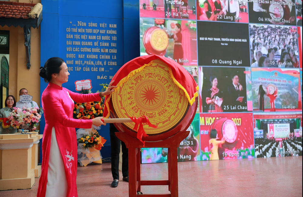 Tưng bừng khai giảng ở ngôi trường hơn 100 năm tuổi giữa lòng Hà Nội - ảnh 2