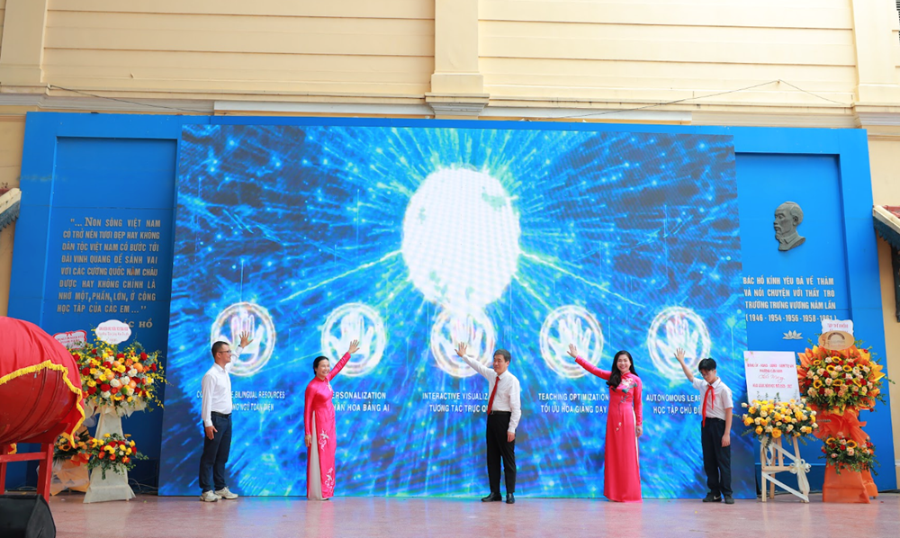 Tưng bừng khai giảng ở ngôi trường hơn 100 năm tuổi giữa lòng Hà Nội - ảnh 3