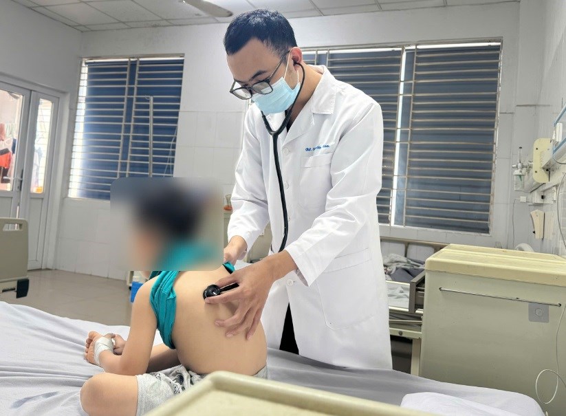 Nhiều trẻ mắc bệnh nặng vì dấu hiệu nhầm lẫn với bệnh khác - ảnh 2