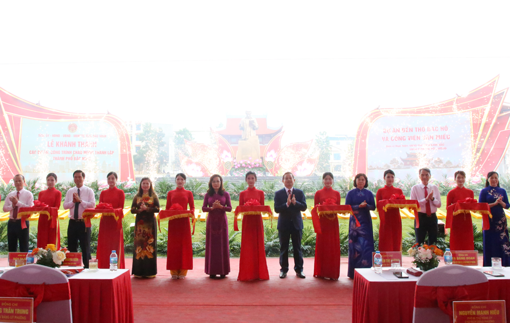Khánh thành công trình Đền thờ Bác Hồ và dự án Công viên Văn Miếu ở Bắc Ninh  - ảnh 2