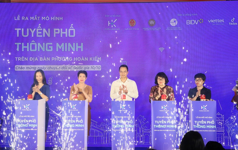 Phường Hoàn Kiếm ra mắt “Tuyến phố thông minh”: Khi phố cổ kết nối với không gian số - ảnh 2