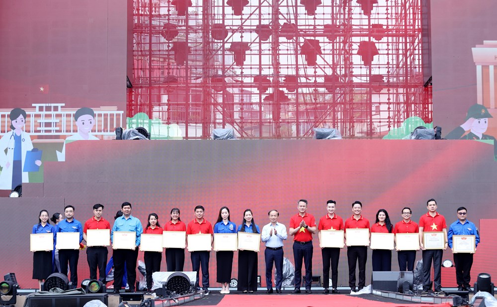 Khép lại Hành trình “Tôi yêu Tổ quốc tôi” 2026: Hơn 3.000 hoạt động của thanh niên về với các địa chỉ đỏ - ảnh 3