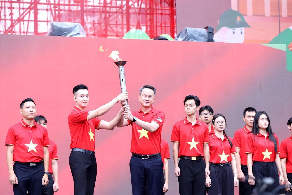 Khép lại Hành trình “Tôi yêu Tổ quốc tôi” 2026: Hơn 3.000 hoạt động của thanh niên về với các địa chỉ đỏ - ảnh 1