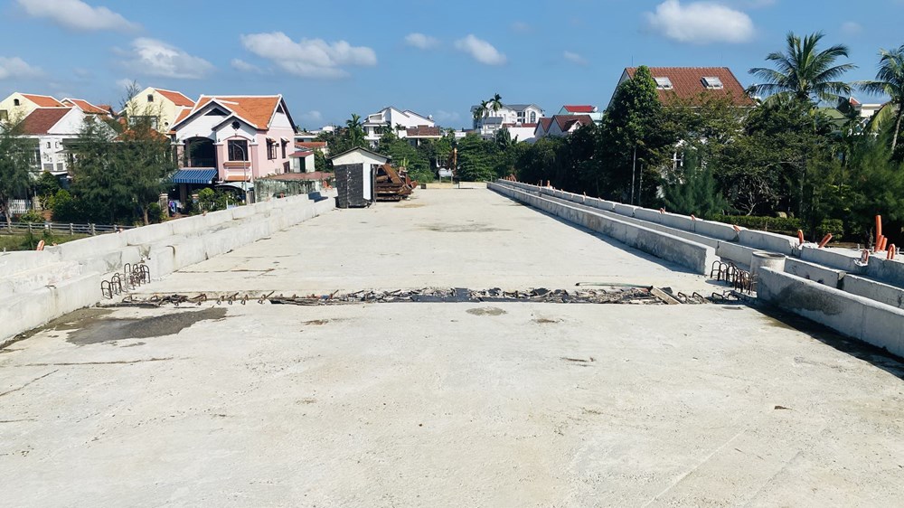 Rà soát các dự án xây xong cầu nhưng chưa hoàn thành đường dẫn - ảnh 1