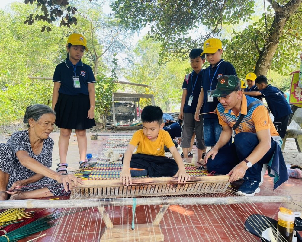 Tuần du lịch trải nghiệm bãi Sậy sông Đầm - địa đạo Kỳ Anh - ảnh 2