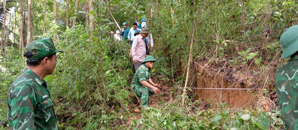 Công bố tình huống khẩn cấp về vết nứt, sạt lở - ảnh 1