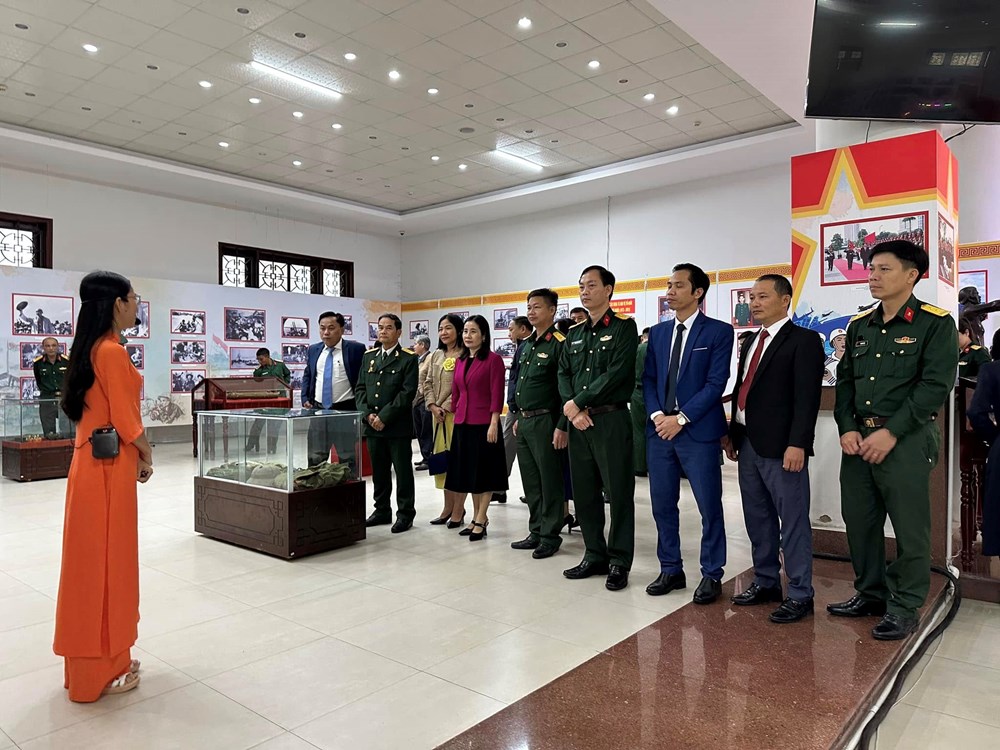 Triển lãm thành tựu 80 năm xây dựng, chiến đấu và trưởng thành của QĐND Việt Nam - ảnh 3