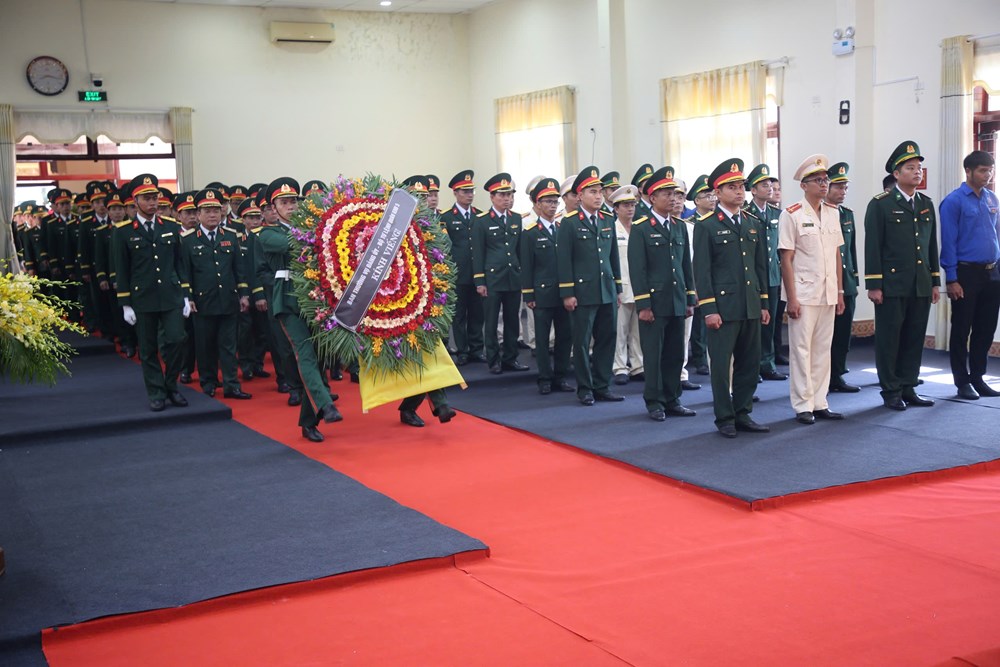 Lễ viếng nguyên Chủ tịch nước Trần Đức Lương tại quê nhà Quảng Ngãi - ảnh 6