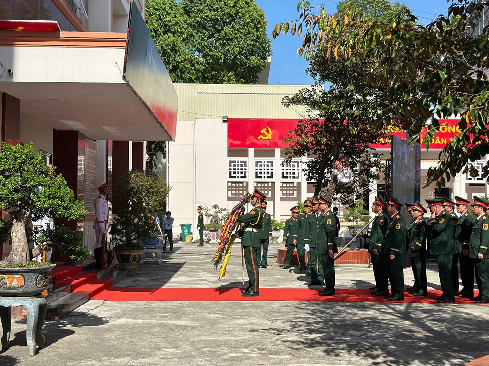 Lễ viếng nguyên Chủ tịch nước Trần Đức Lương tại quê nhà Quảng Ngãi - ảnh 2