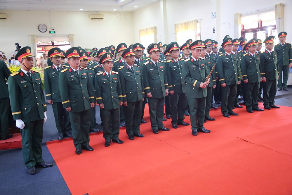 Lễ viếng nguyên Chủ tịch nước Trần Đức Lương tại quê nhà Quảng Ngãi - ảnh 9