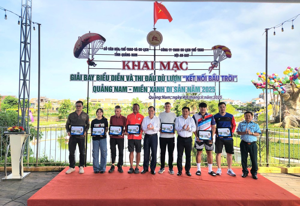 Giải thi đấu dù lượn lần đầu tiên tại Hội An - ảnh 1