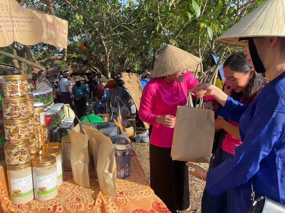 Về Kim Bồng, trải nghiệm phiên chợ quê đậm hồn xứ Quảng - ảnh 9