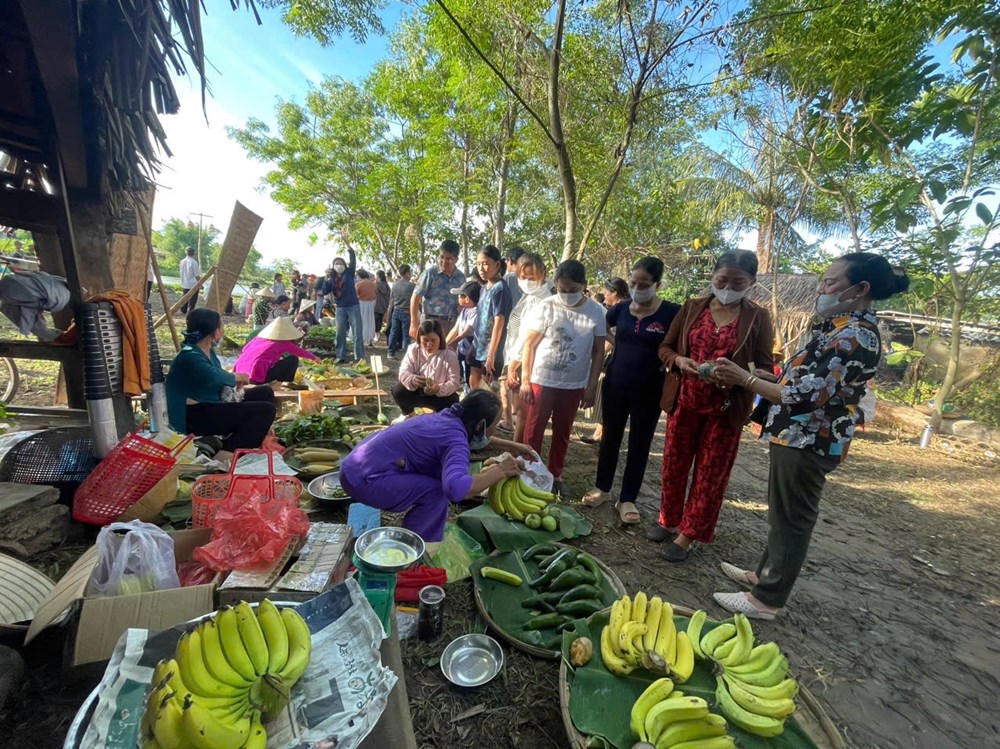 Về Kim Bồng, trải nghiệm phiên chợ quê đậm hồn xứ Quảng - ảnh 2