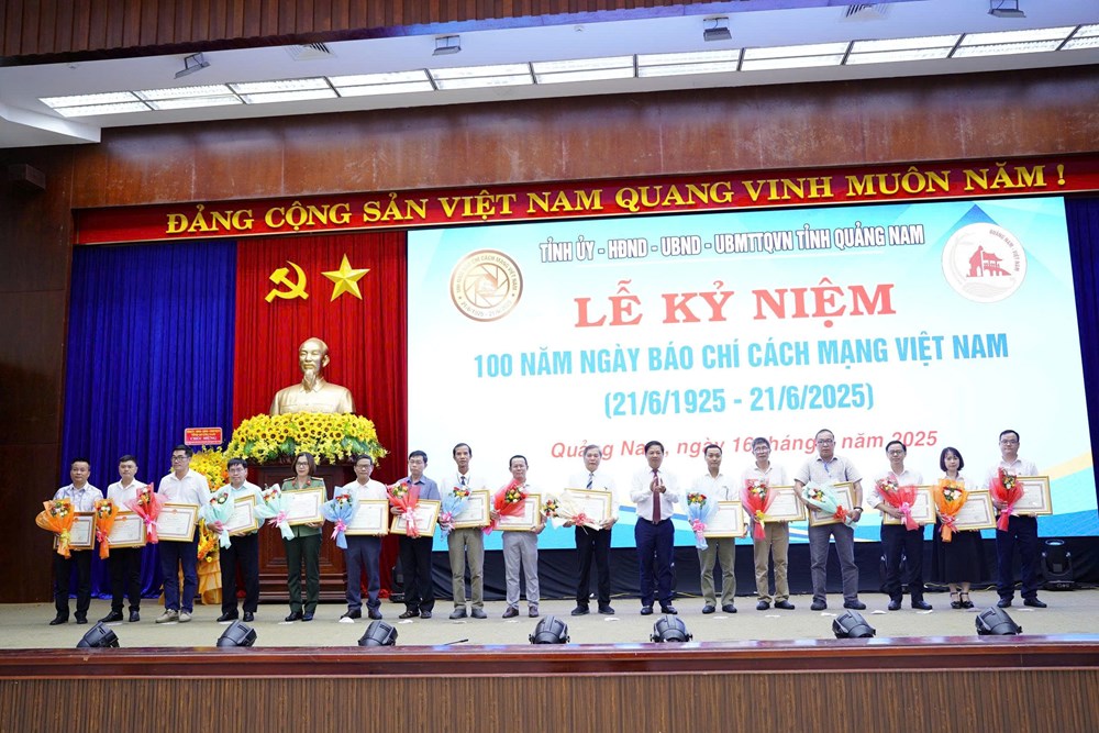 Kỷ niệm 100 năm ngày Báo chí cách mạng Việt Nam - ảnh 2