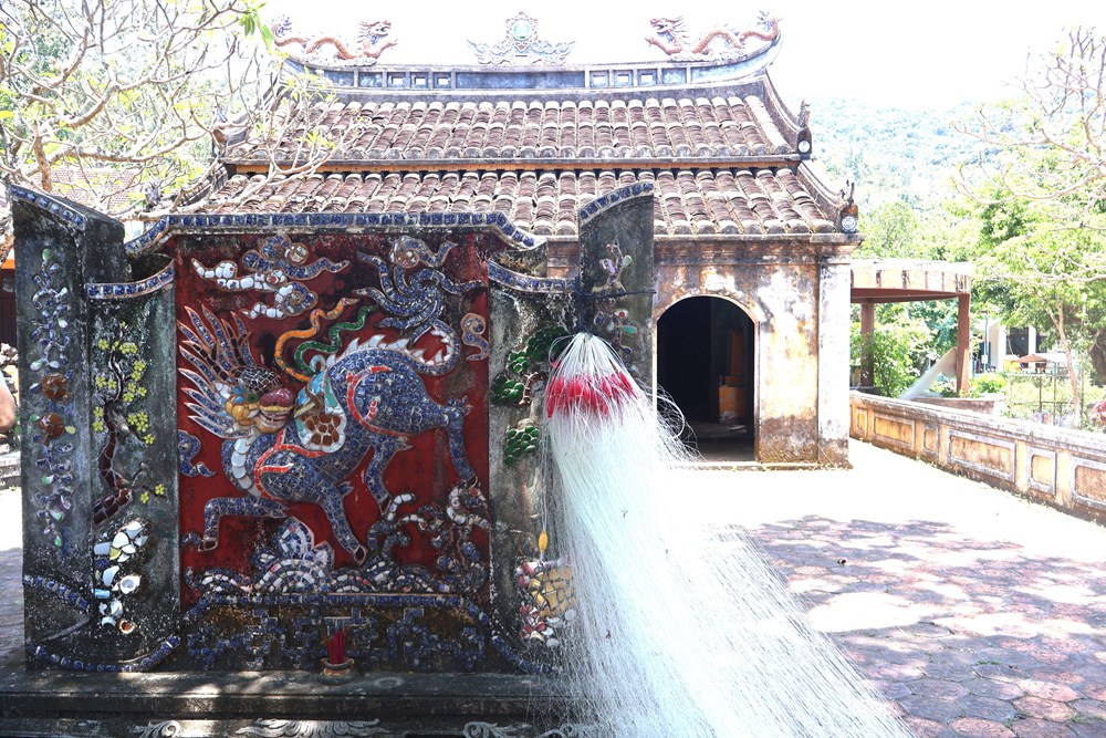 Đến Cù Lao Chàm, khám phá di tích miếu tổ nghề yến hơn 170 năm tuổi - ảnh 11