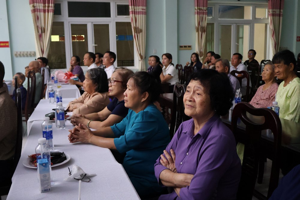 “Bài ca không quên” tri ân các anh hùng liệt sĩ, thương bệnh binh - ảnh 7