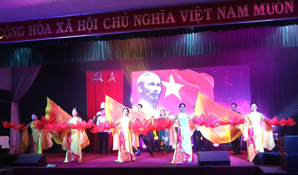 Ngôi nhà ấm áp, vui vẻ - ảnh 7