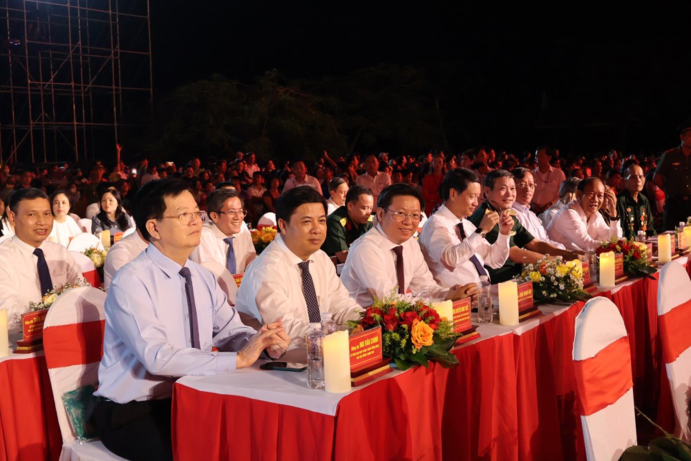 “Bản hùng ca bất diệt” tri ân Người Mẹ Việt Nam anh hùng - ảnh 1
