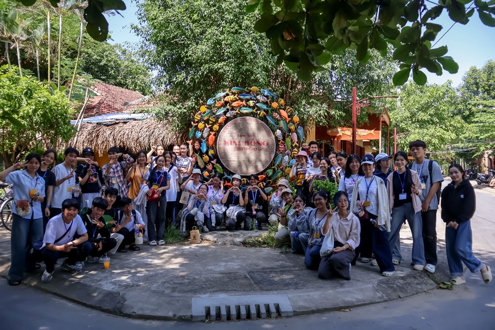 Bạn trẻ Hội An giới thiệu các giải pháp đổi mới sáng tạo trên nền di sản - ảnh 2