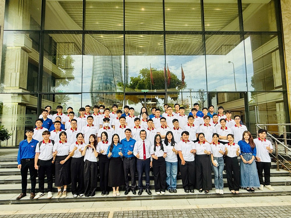 105 sinh viên về xã, phường hỗ trợ chính quyền 2 cấp - ảnh 1
