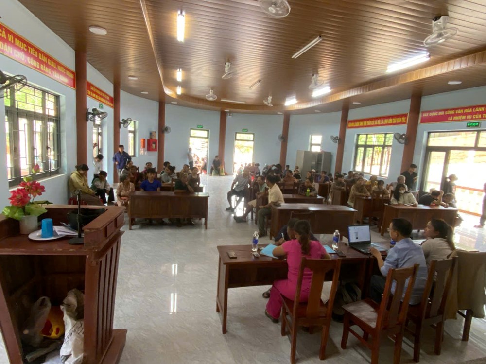 Người dân chia sẻ niềm vui nhận quà dịp Quốc khánh - ảnh 2