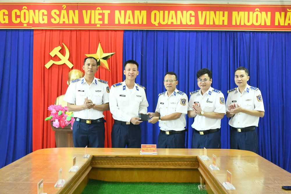 Lan tỏa nghĩa cử cao đẹp của những người lính Vùng Cảnh sát biển 2 - ảnh 1