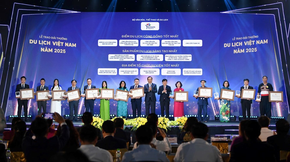  Làng gốm Thanh Hà- Điểm du lịch cộng đồng tốt nhất năm 2025 - ảnh 1