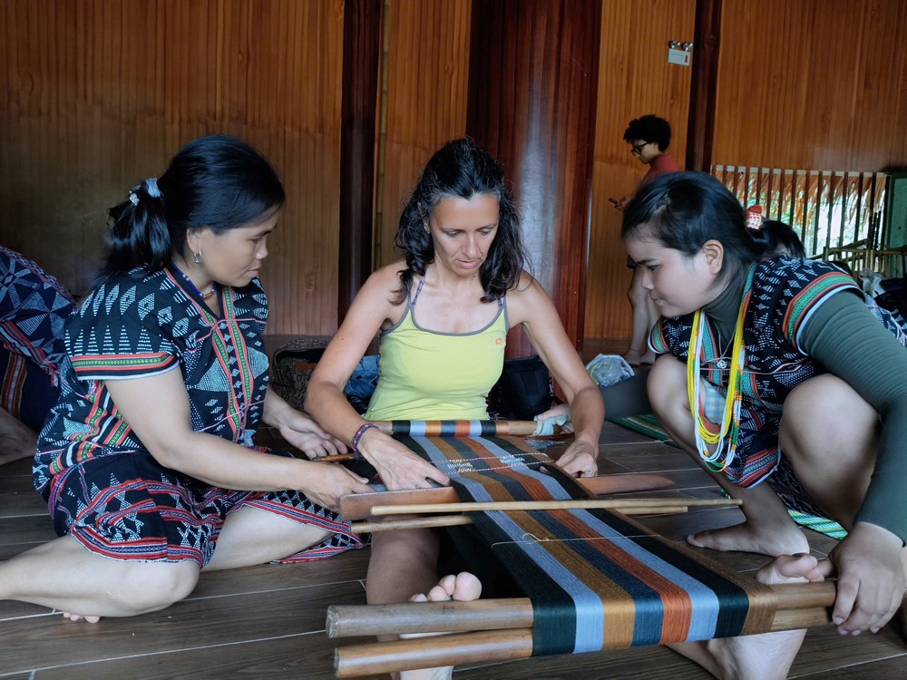 Trải nghiệm văn hóa Cơ Tu ở làng du lịch cộng đồng Bhơhôồng  - ảnh 2