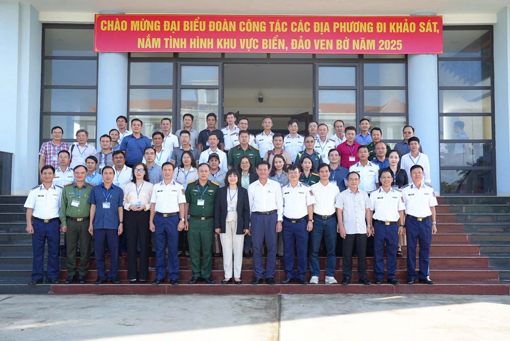 Bộ Tư lệnh Vùng Cảnh sát biển 2 khảo sát, nắm tình hình vùng biển, đảo ven bờ - ảnh 5
