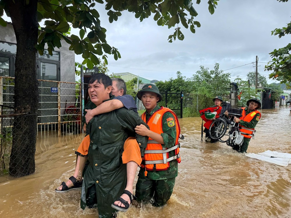 Lũ chồng lũ, vừa khắc phục mưa lũ lần 1, lại tiếp tục đối phó lần 2 - ảnh 1